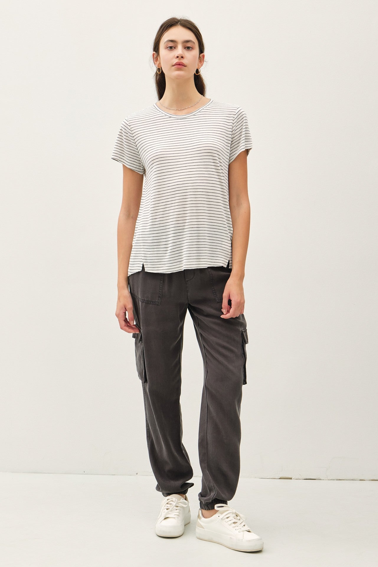 LINEN BLEND FINE STRIPE TEE