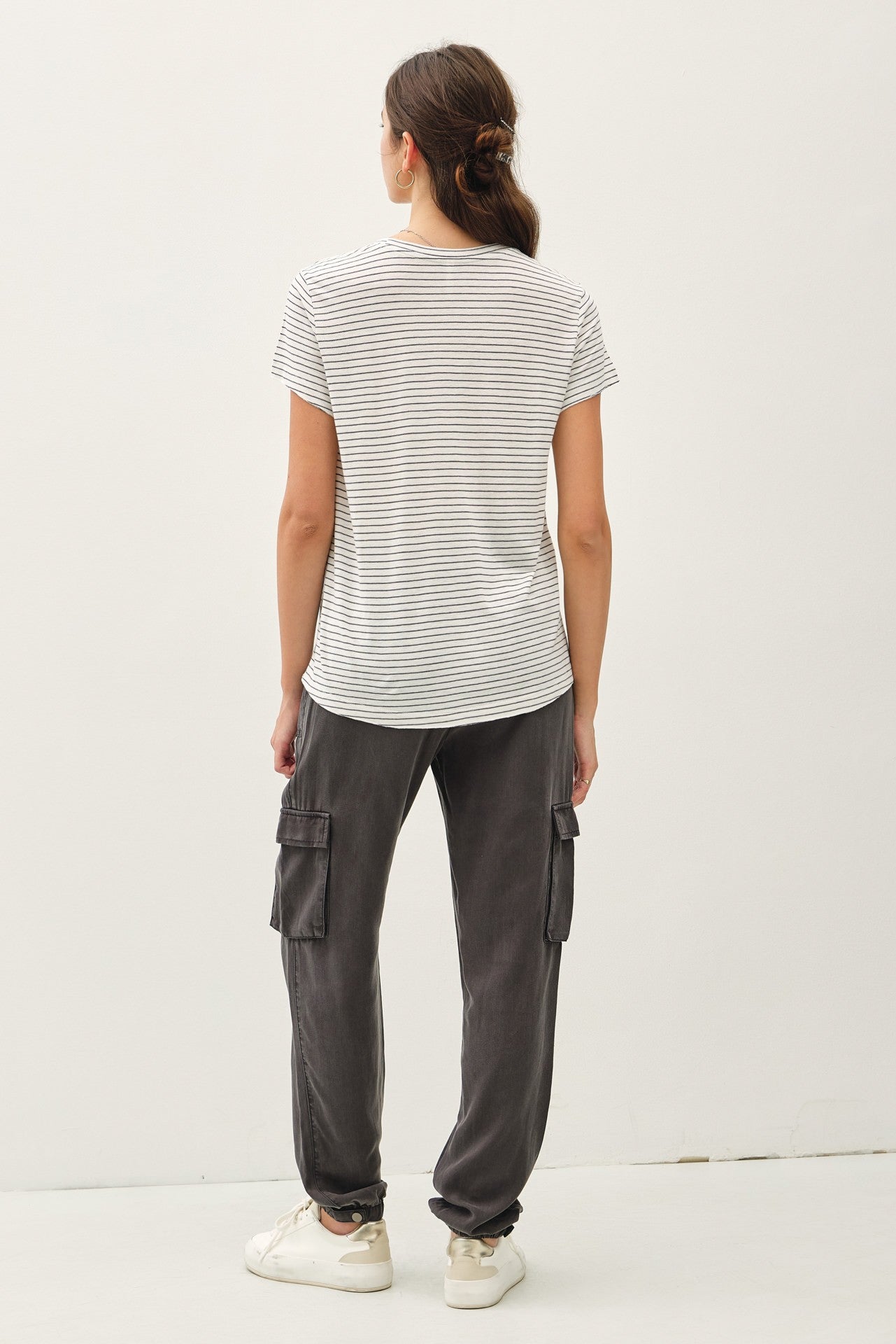 LINEN BLEND FINE STRIPE TEE