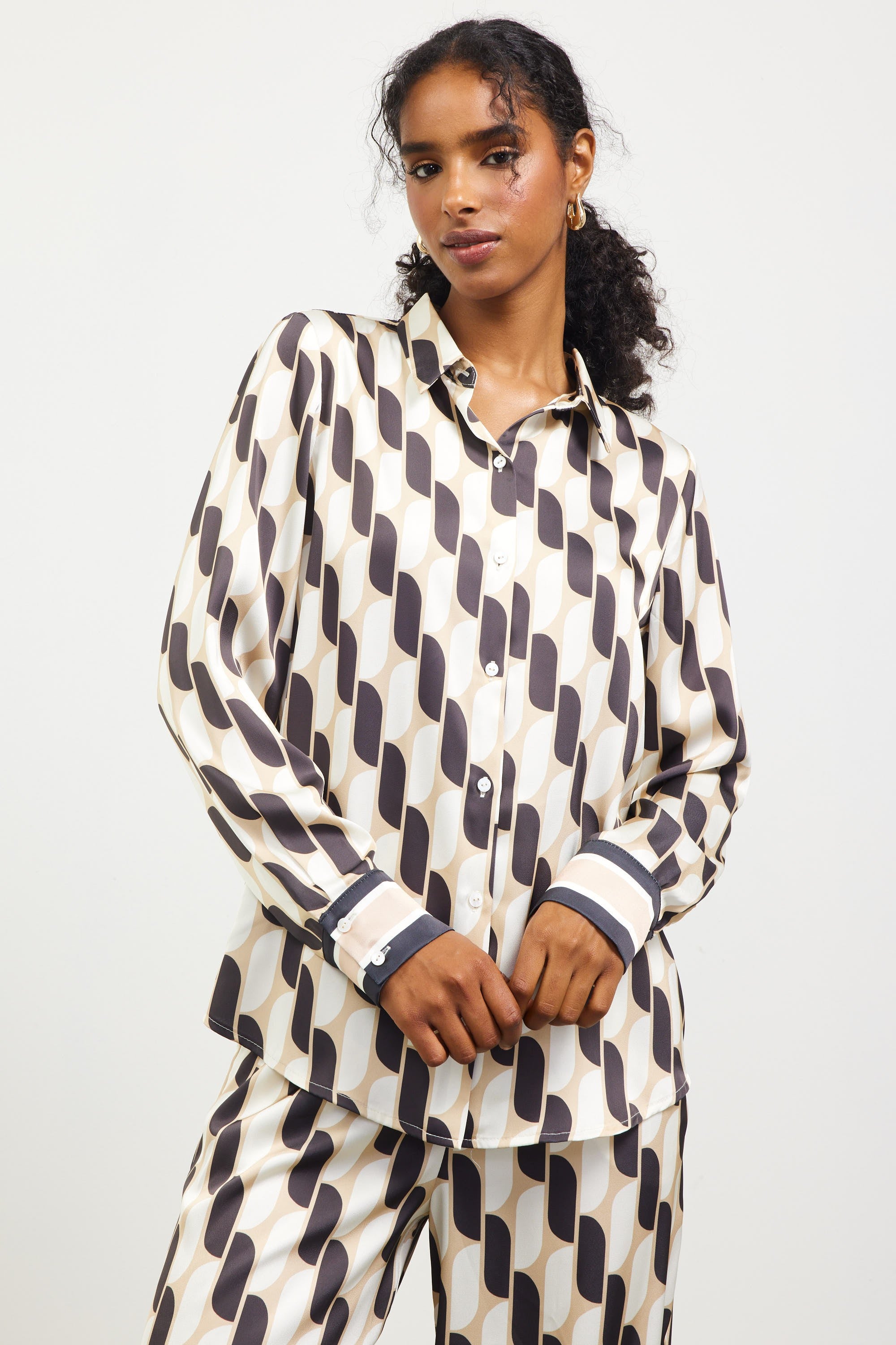 GEO PRINT BUTTON DOWN SHIRT