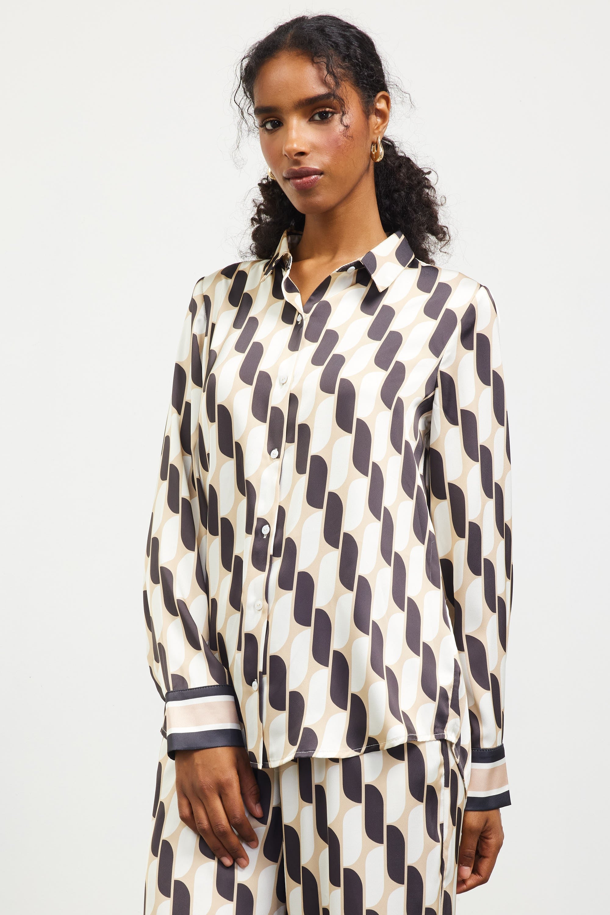 GEO PRINT BUTTON DOWN SHIRT