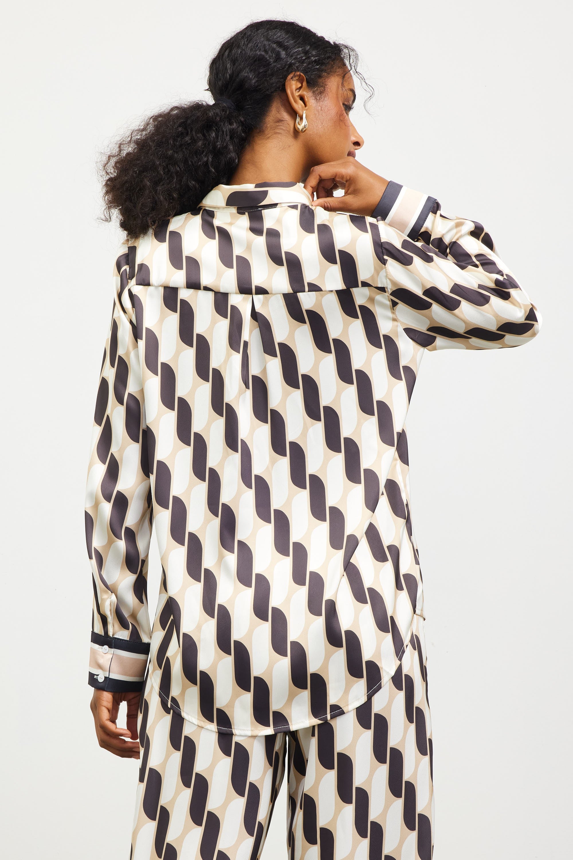 GEO PRINT BUTTON DOWN SHIRT