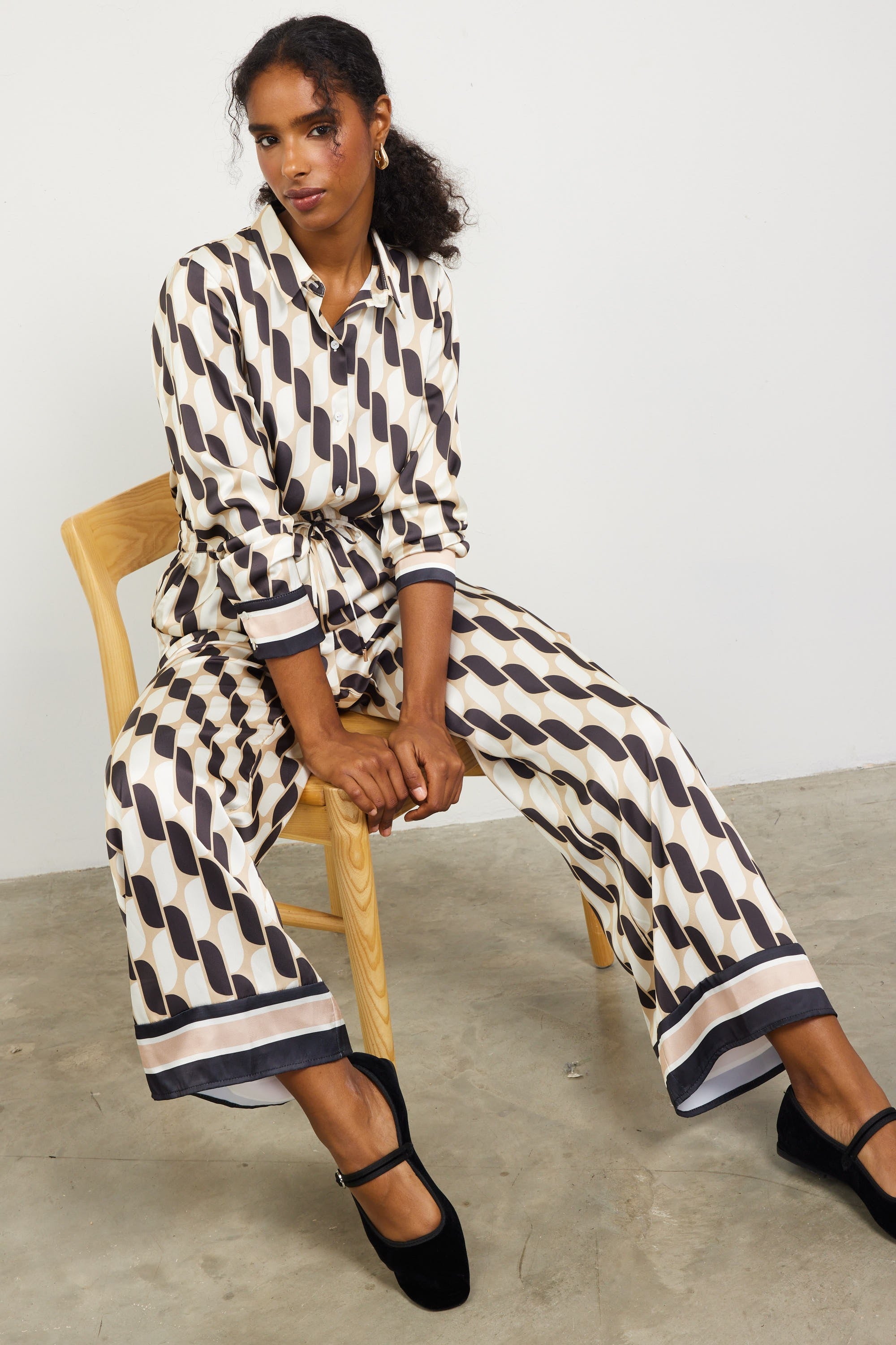 GEO PRINT BUTTON DOWN SHIRT