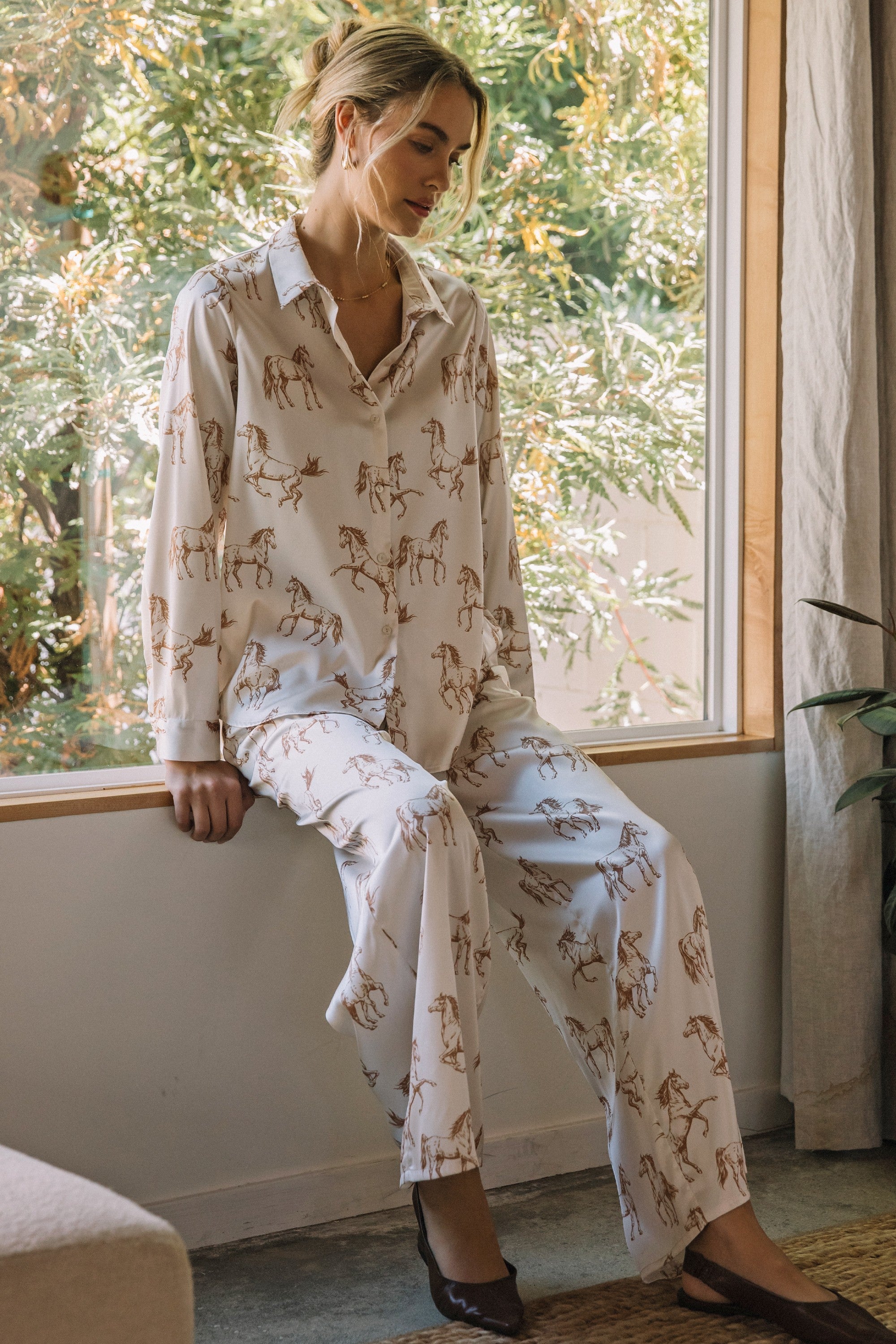 HORSE PRINT LONG SLEEVE SHIRT