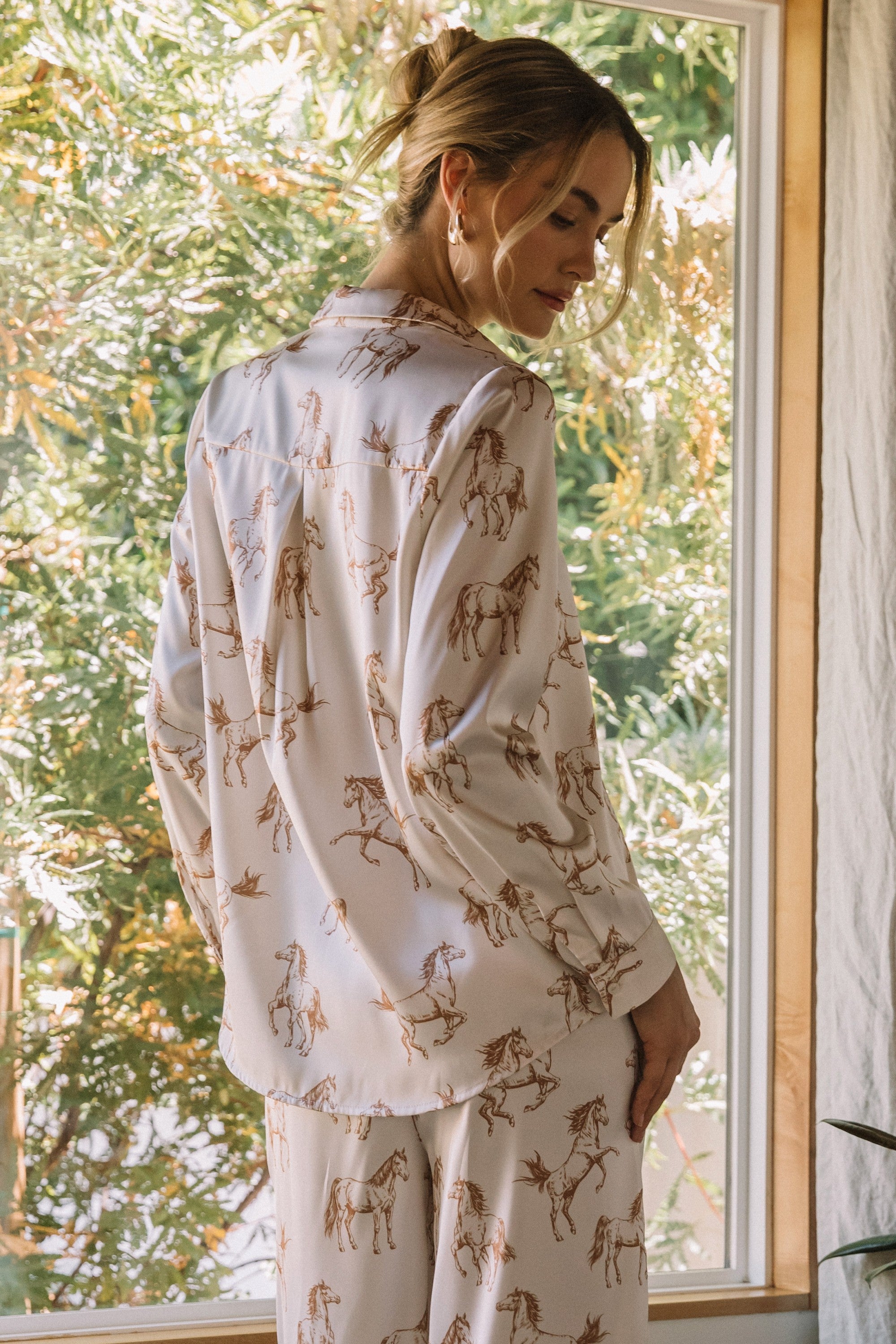 HORSE PRINT LONG SLEEVE SHIRT