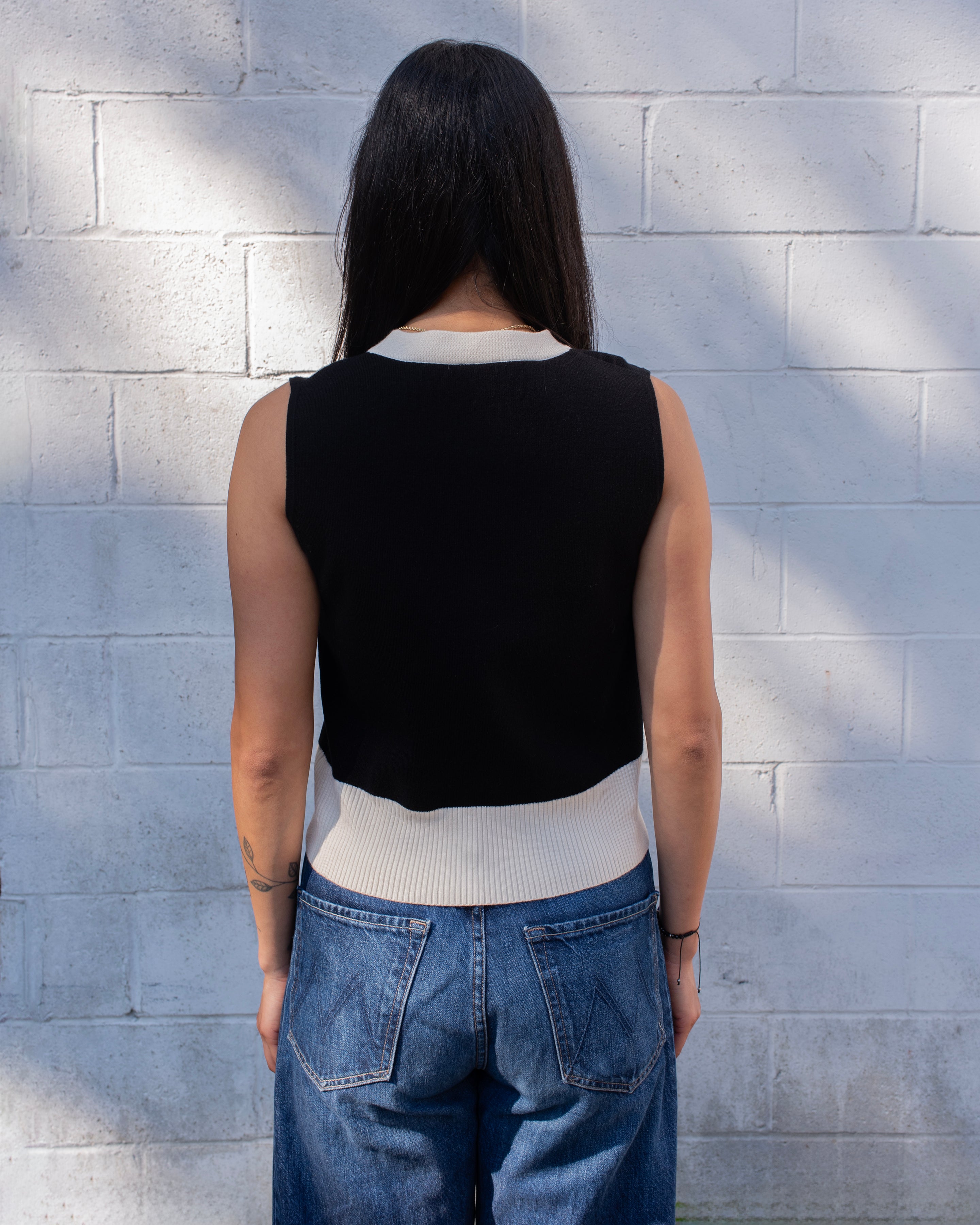 CONTRAST TRIM SWEATER VEST