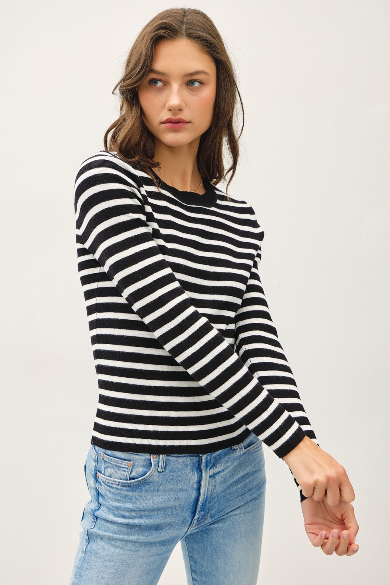 STRIPED LIGHTWEIGHT SWEATER