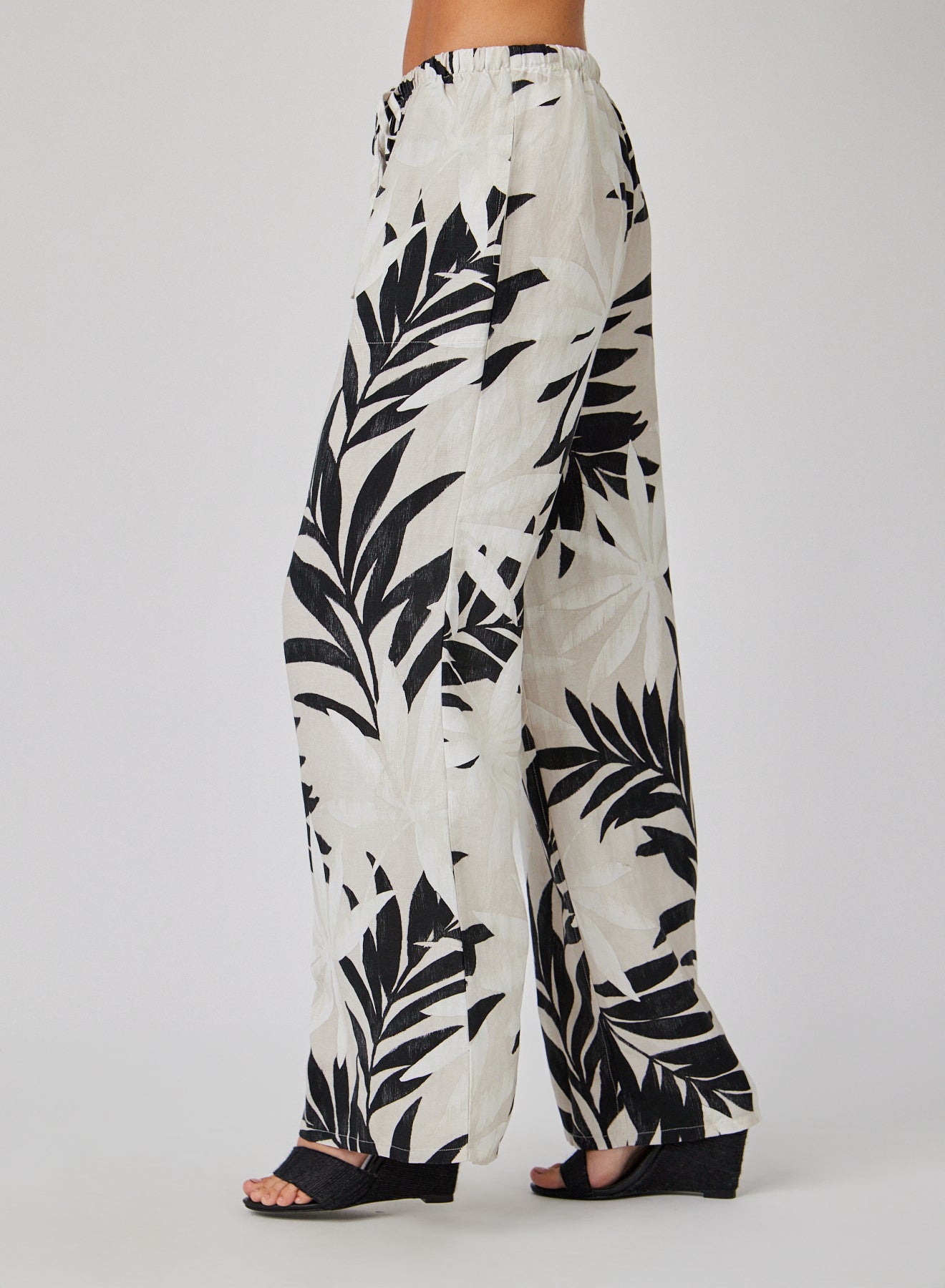 MAUI PALM PRINT WIDE LEG DRAWSTRING PANT