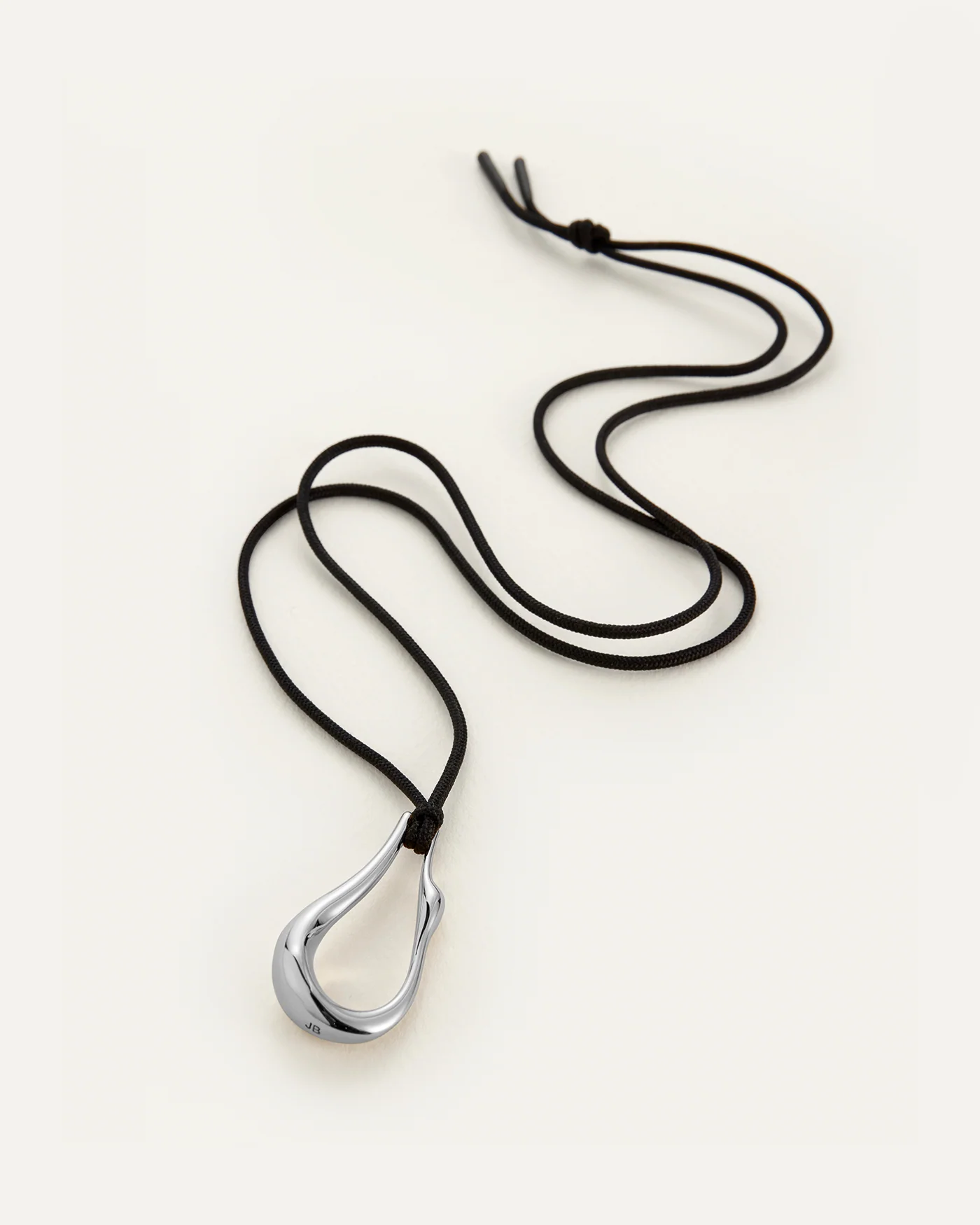 EGRET ROPE NECKLACE