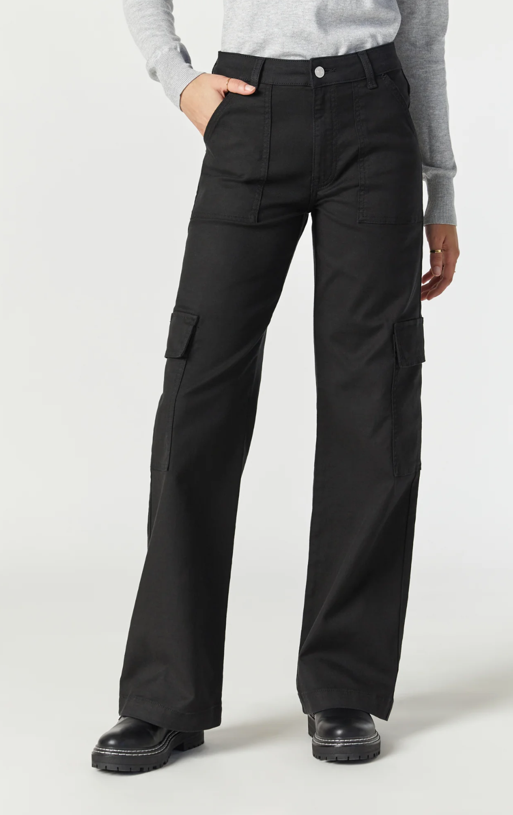 model wearing mavi jeans alva cargo pant in black luxe twill, from the waist down