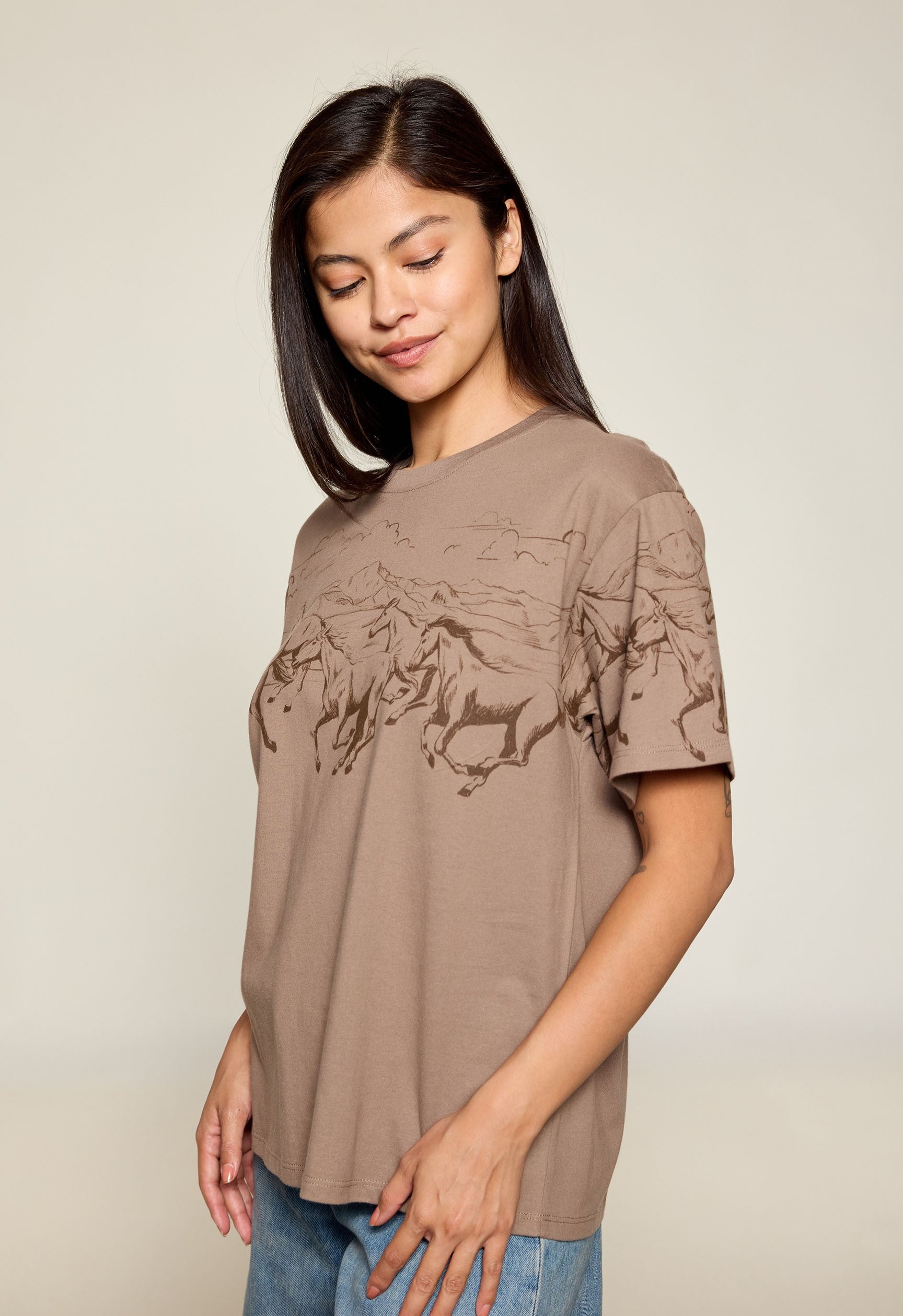 SKETCHED  HORSES TEE