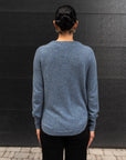 SOLID SHIRTTAIL CREW NECK SWEATER