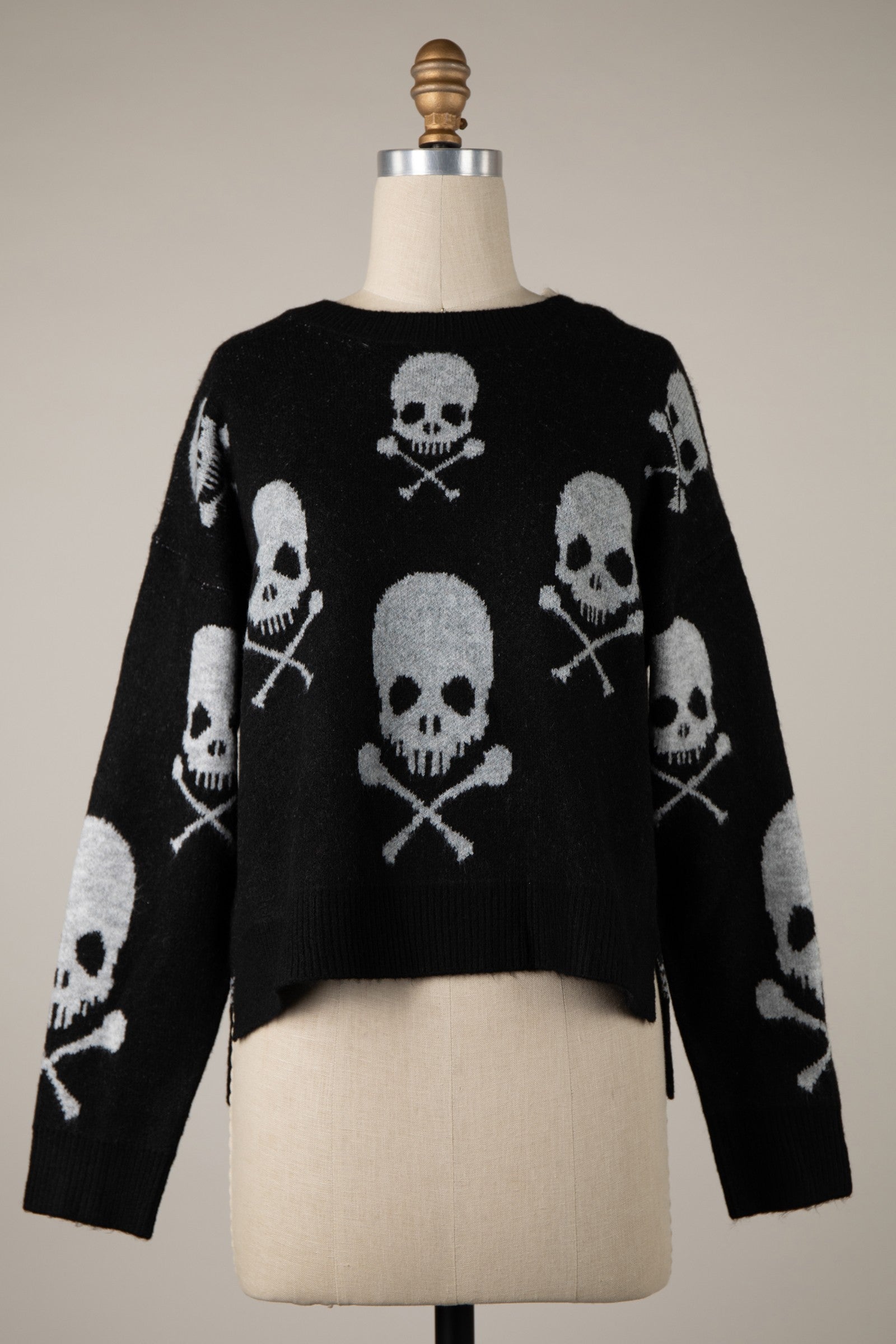 SKULL & CROSSBONES PULLOVER SWEATER