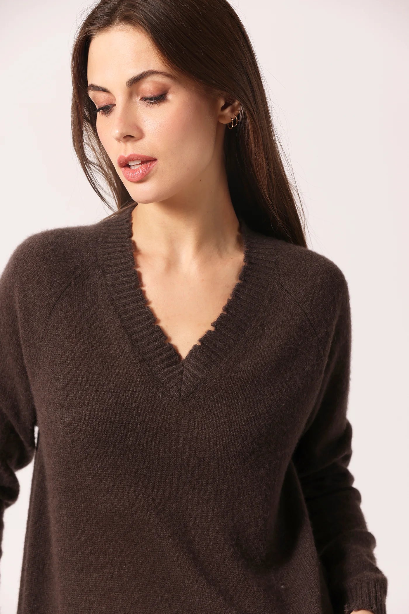 7GG CASHMERE FRAYED EDGE CROP V SWEATER