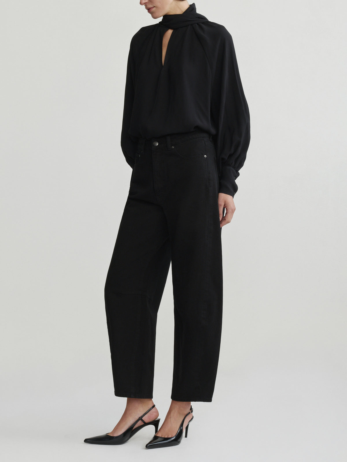 MIRO HIGH-RISE BARREL IN BLACK