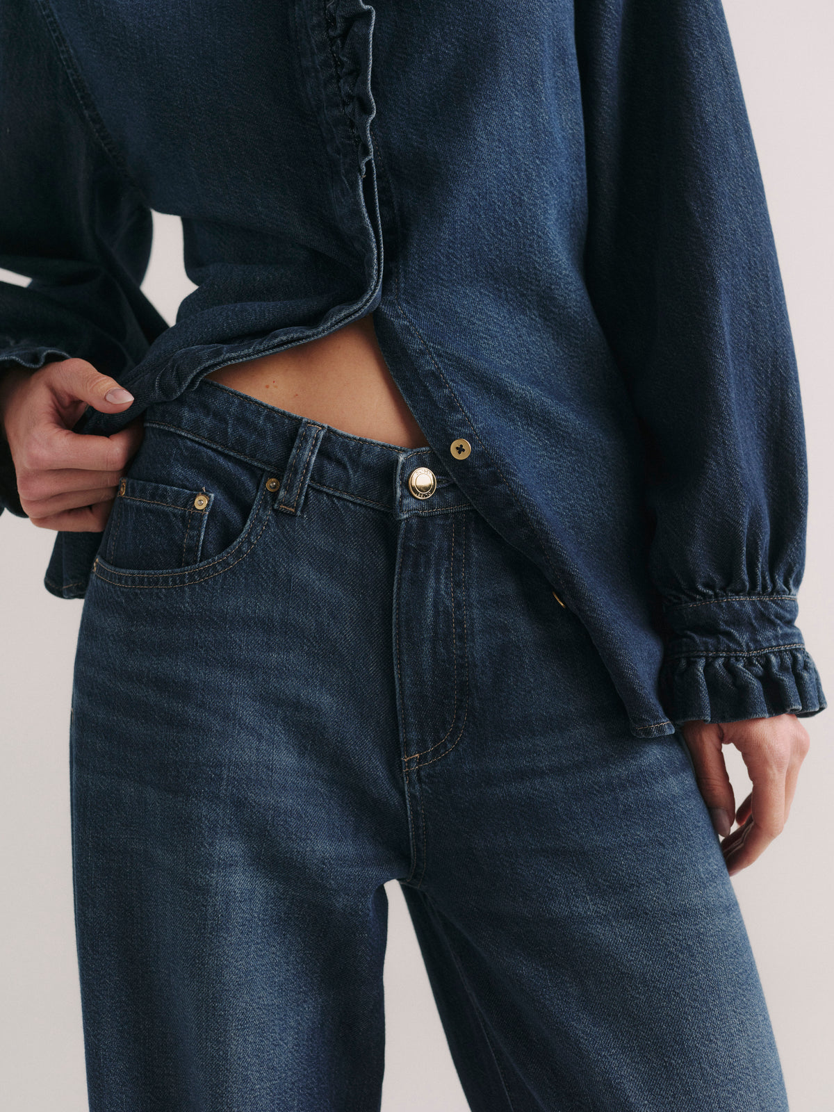 RUFFLE SHIRT IN FALL BLUES AURA