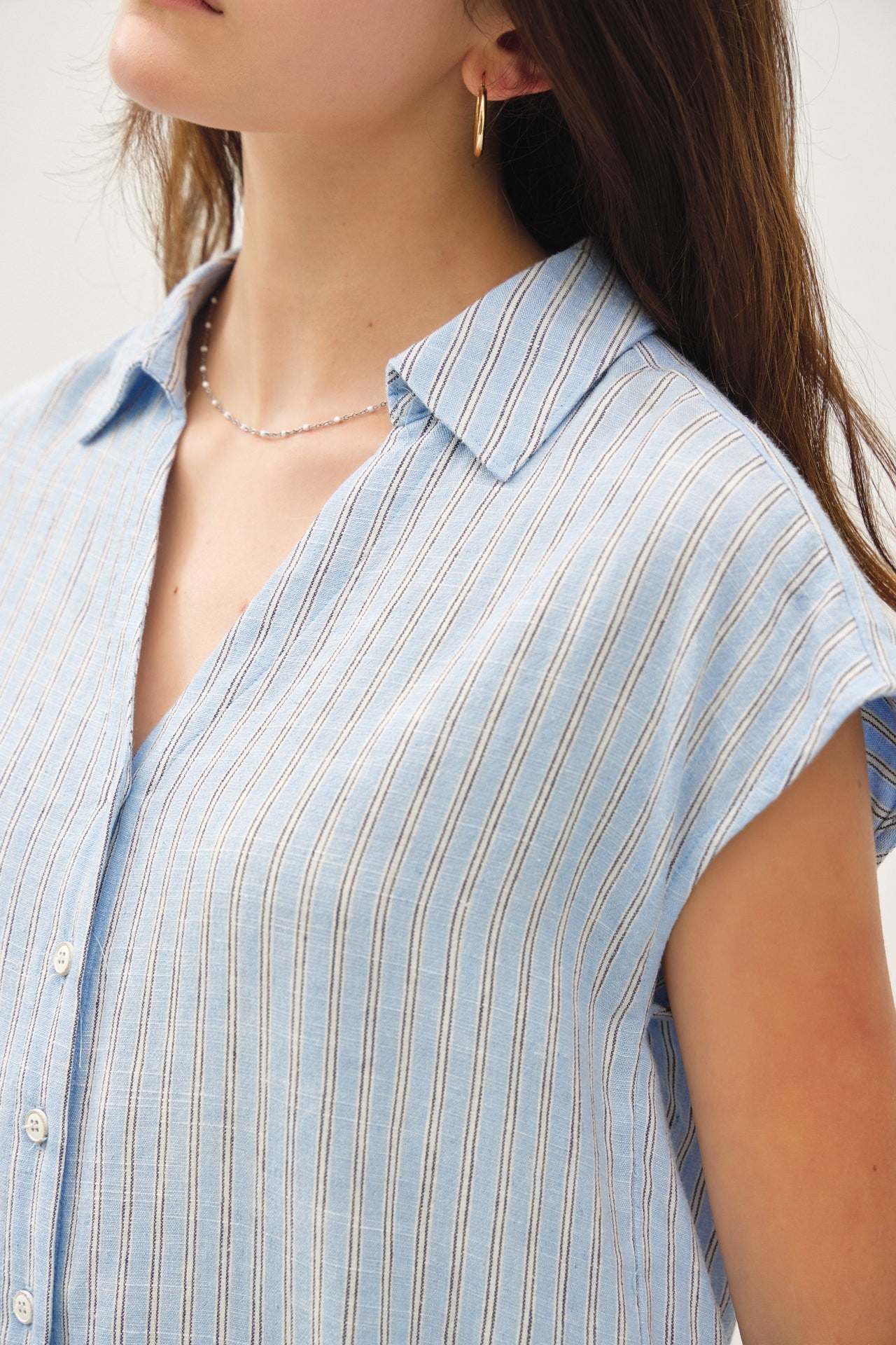 STRIPED LINEN BLEND V-NECK BLOUSE