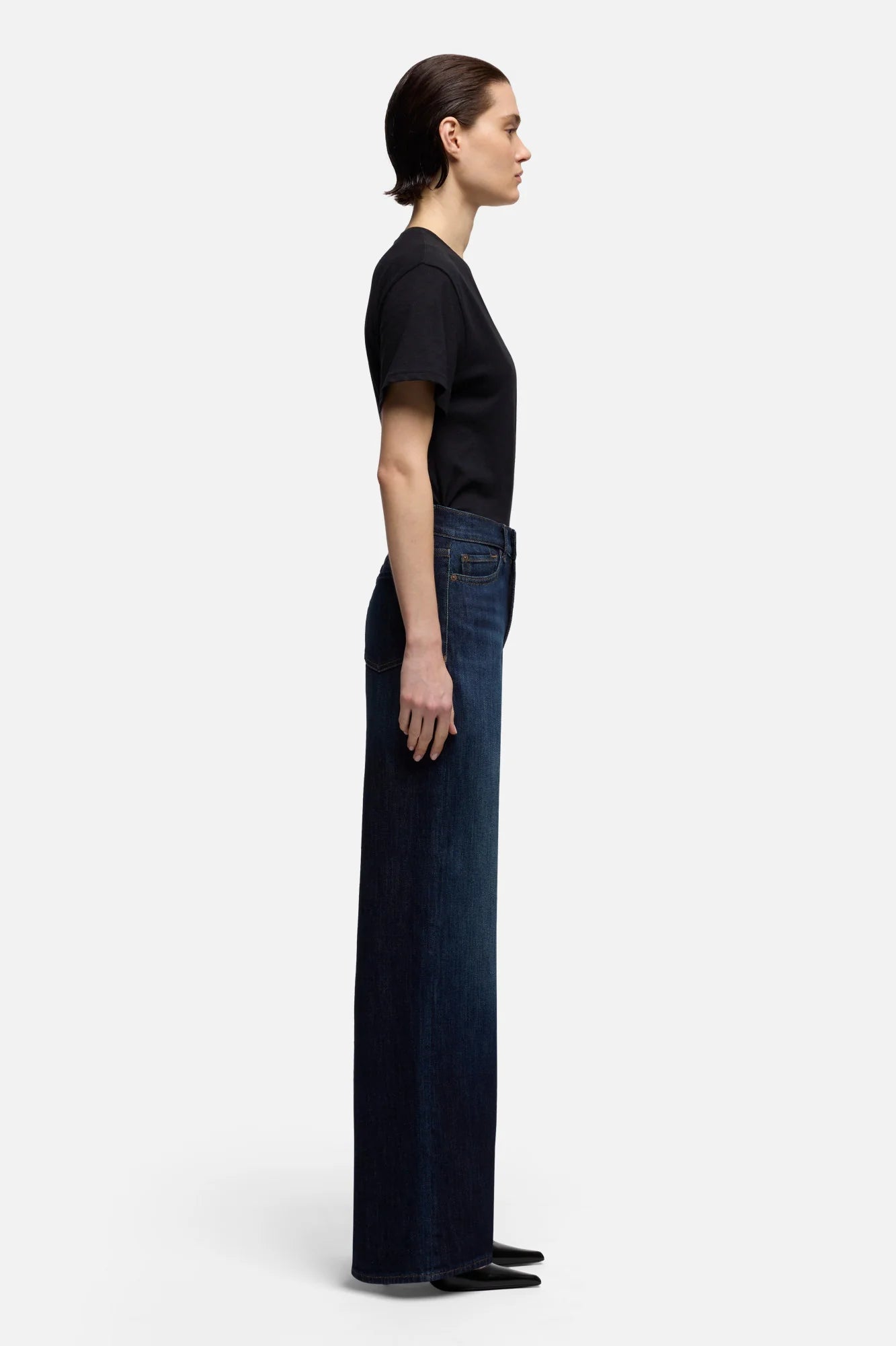 LOTTA TAILORLESS IN DEEP SEA