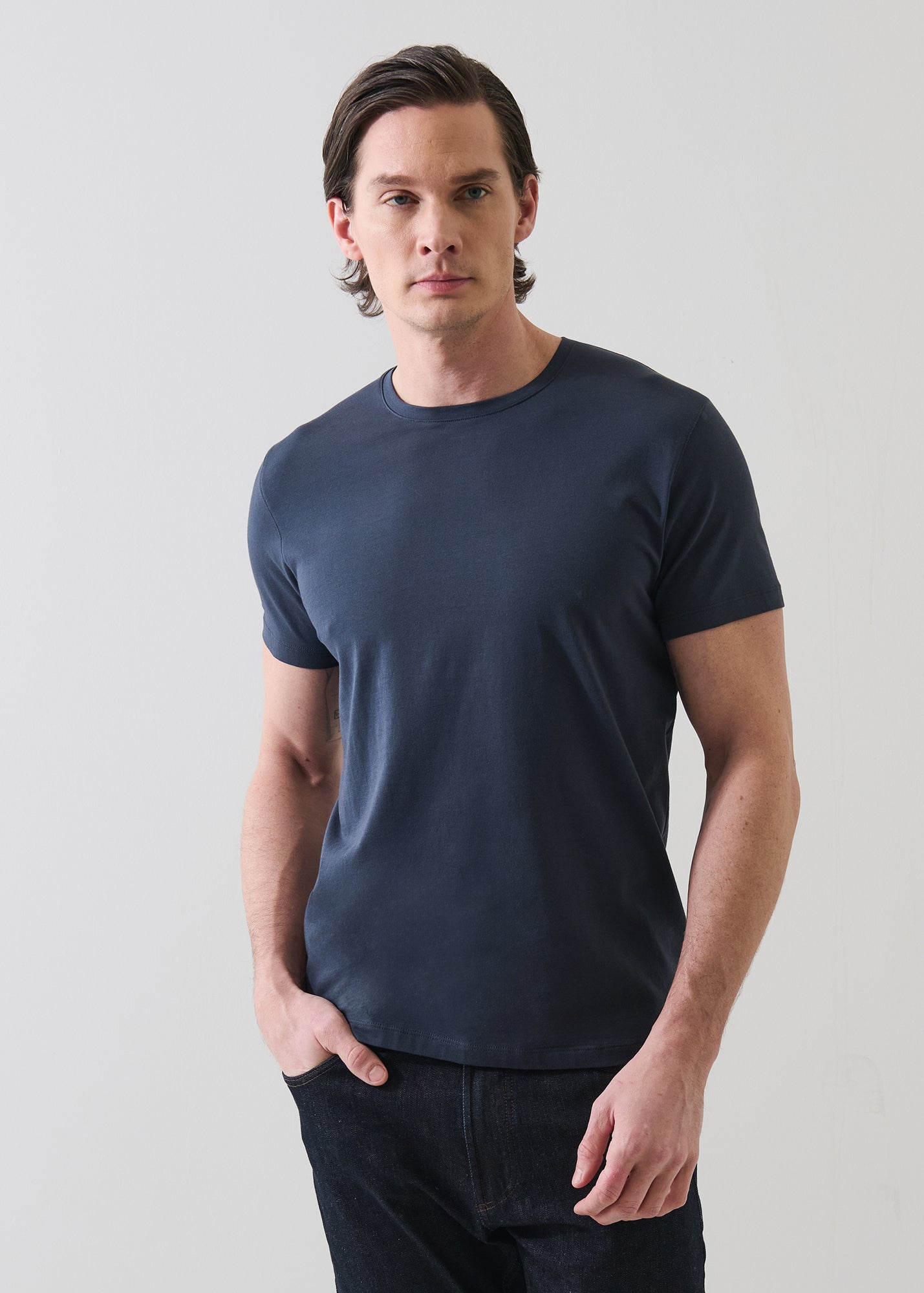 SHORT SLEEVE ICONIC PIMA COTTON CREW NECK TEE