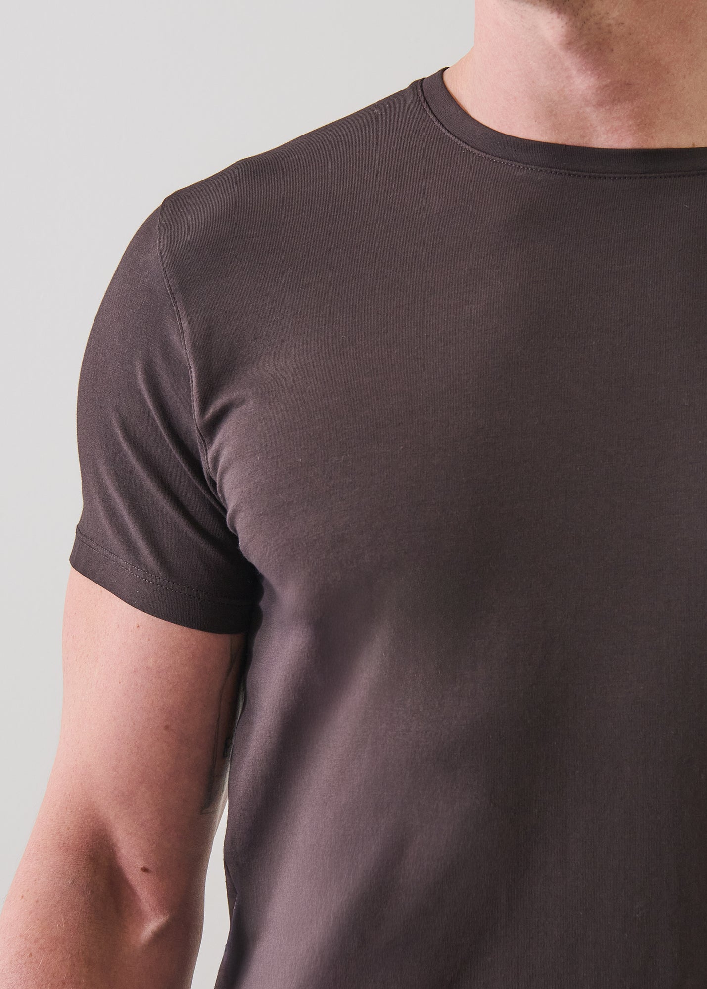 SHORT SLEEVE ICONIC PIMA COTTON CREW NECK TEE
