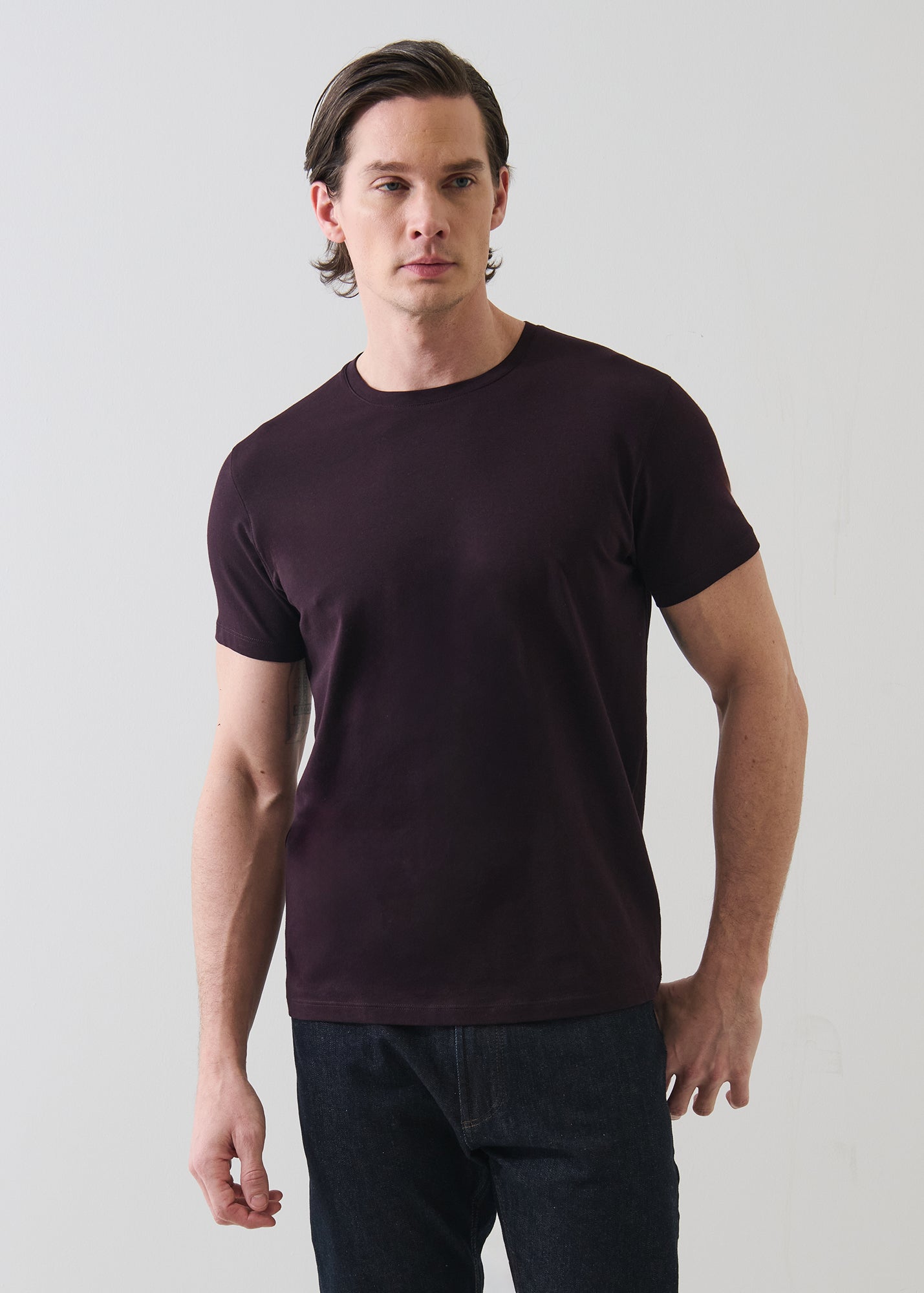 SHORT SLEEVE ICONIC PIMA COTTON CREW NECK TEE