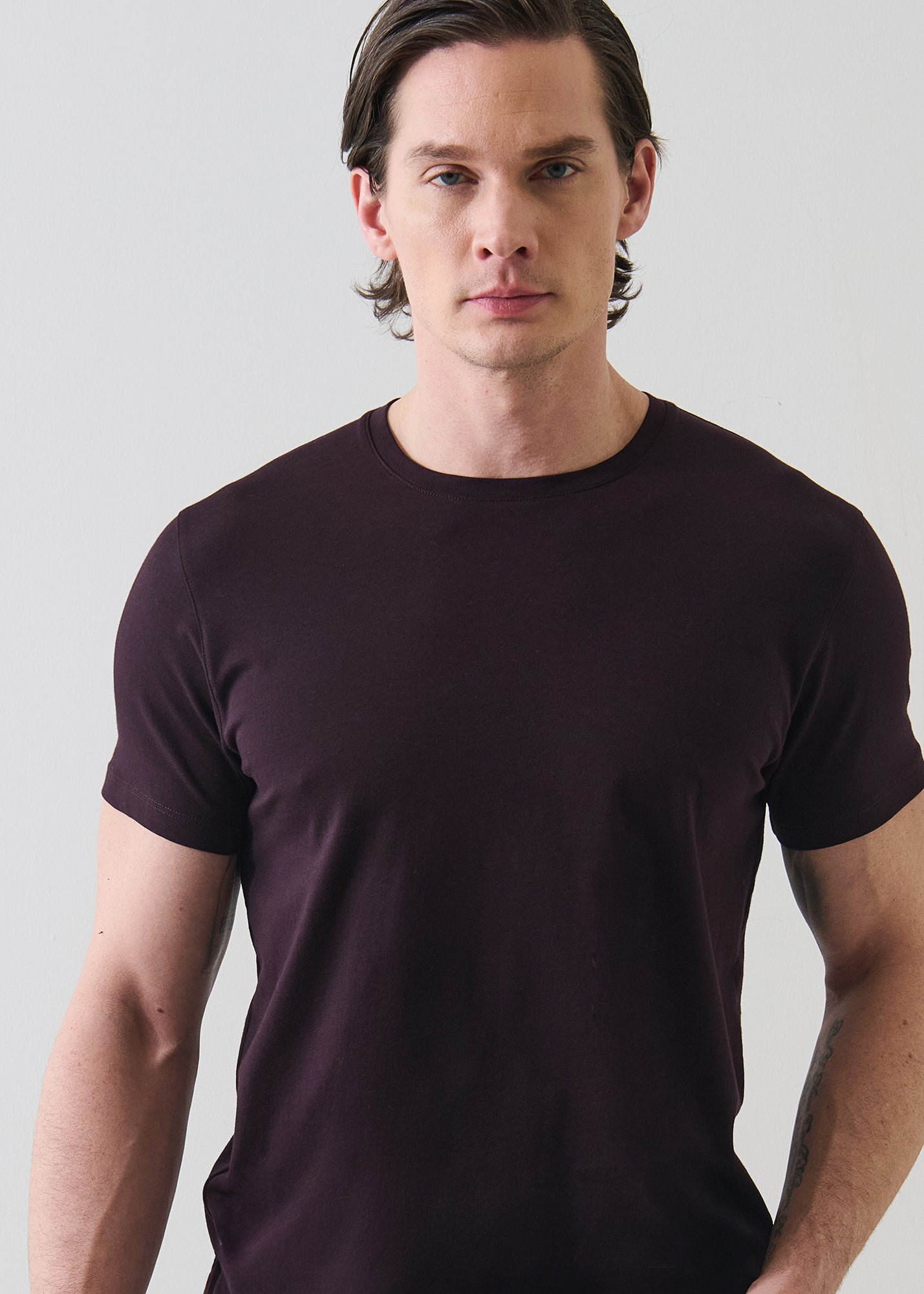SHORT SLEEVE ICONIC PIMA COTTON CREW NECK TEE