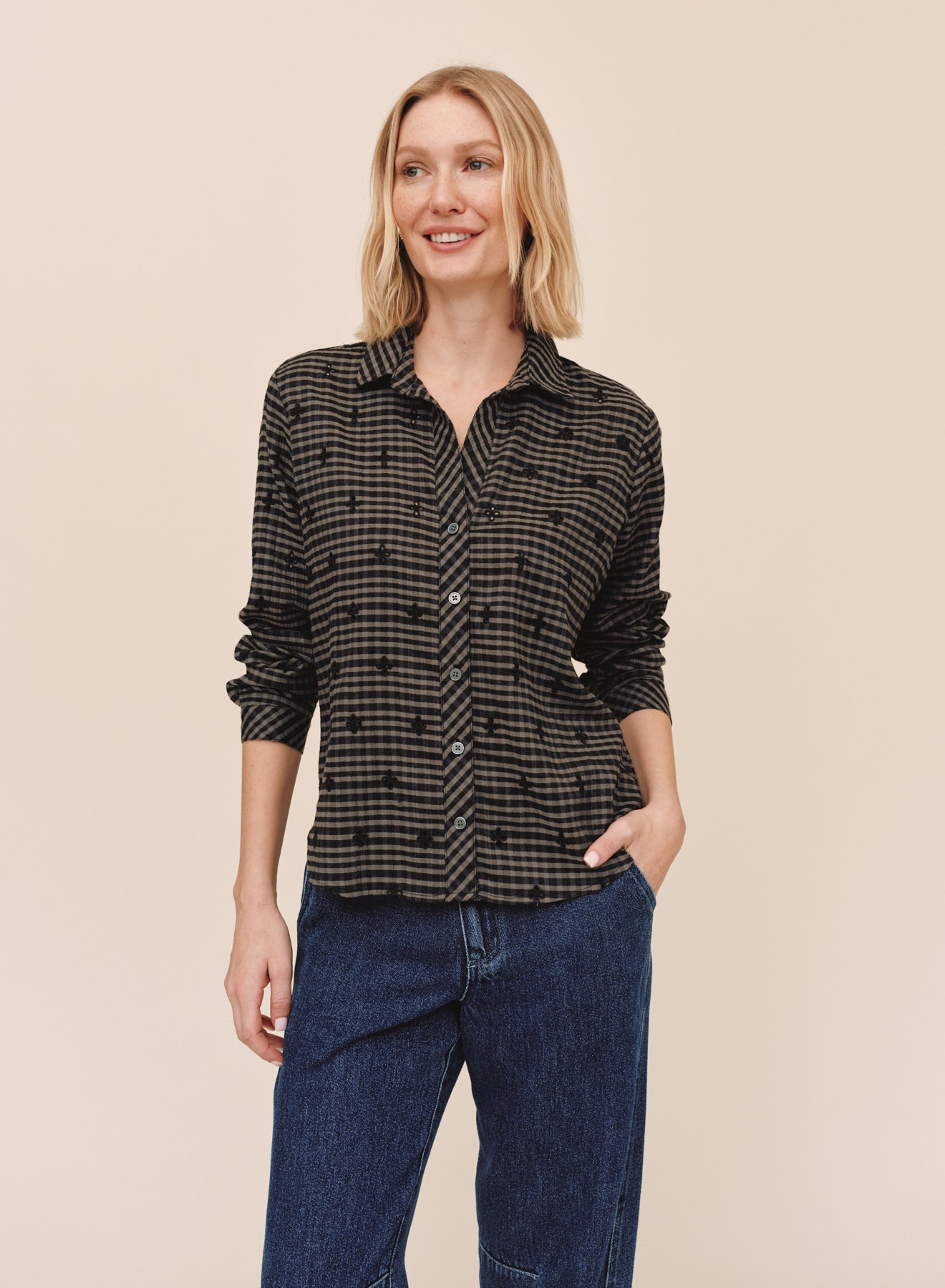 GINGHAM PUCKER WITH EMBROIDERY CLEAN BUTTON