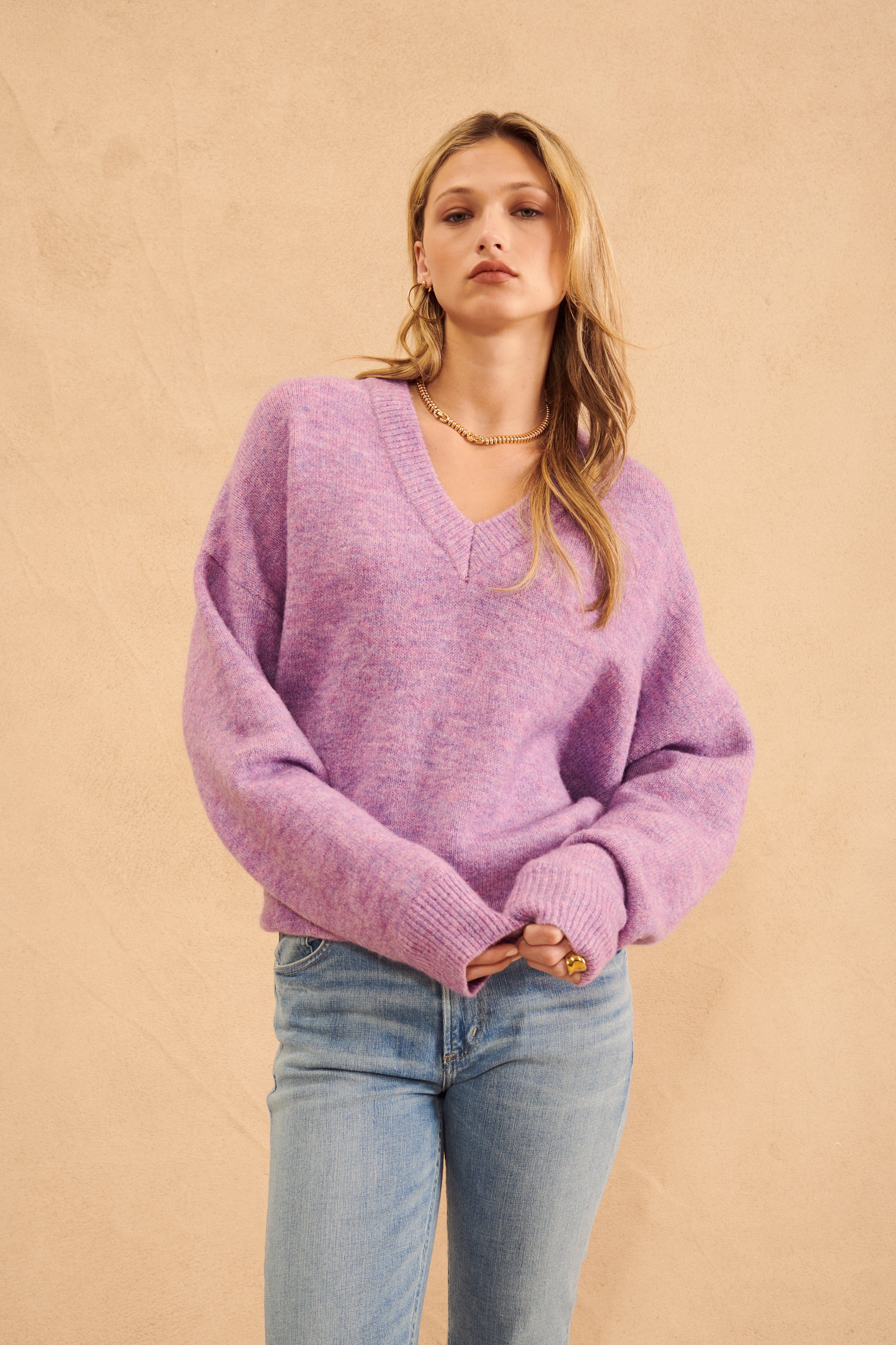 CHARLIE OVERSIZE V-NECK SWEATER