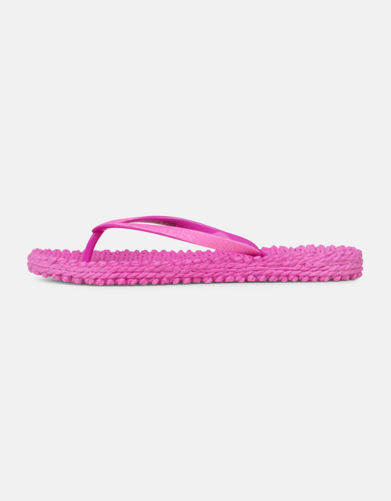 single ilse jacobsen flip flop in glitter pink, shown in profiel