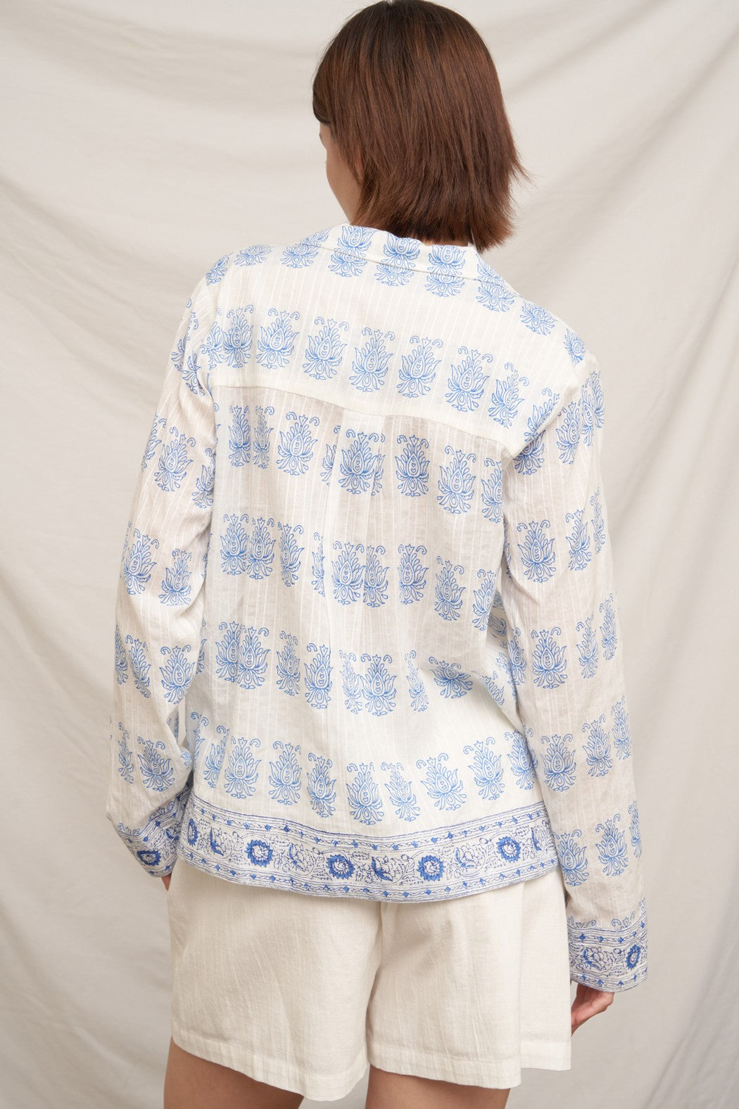 EMBROIDERED ACCENT DAMASK LONG SLEEVE SHIRT