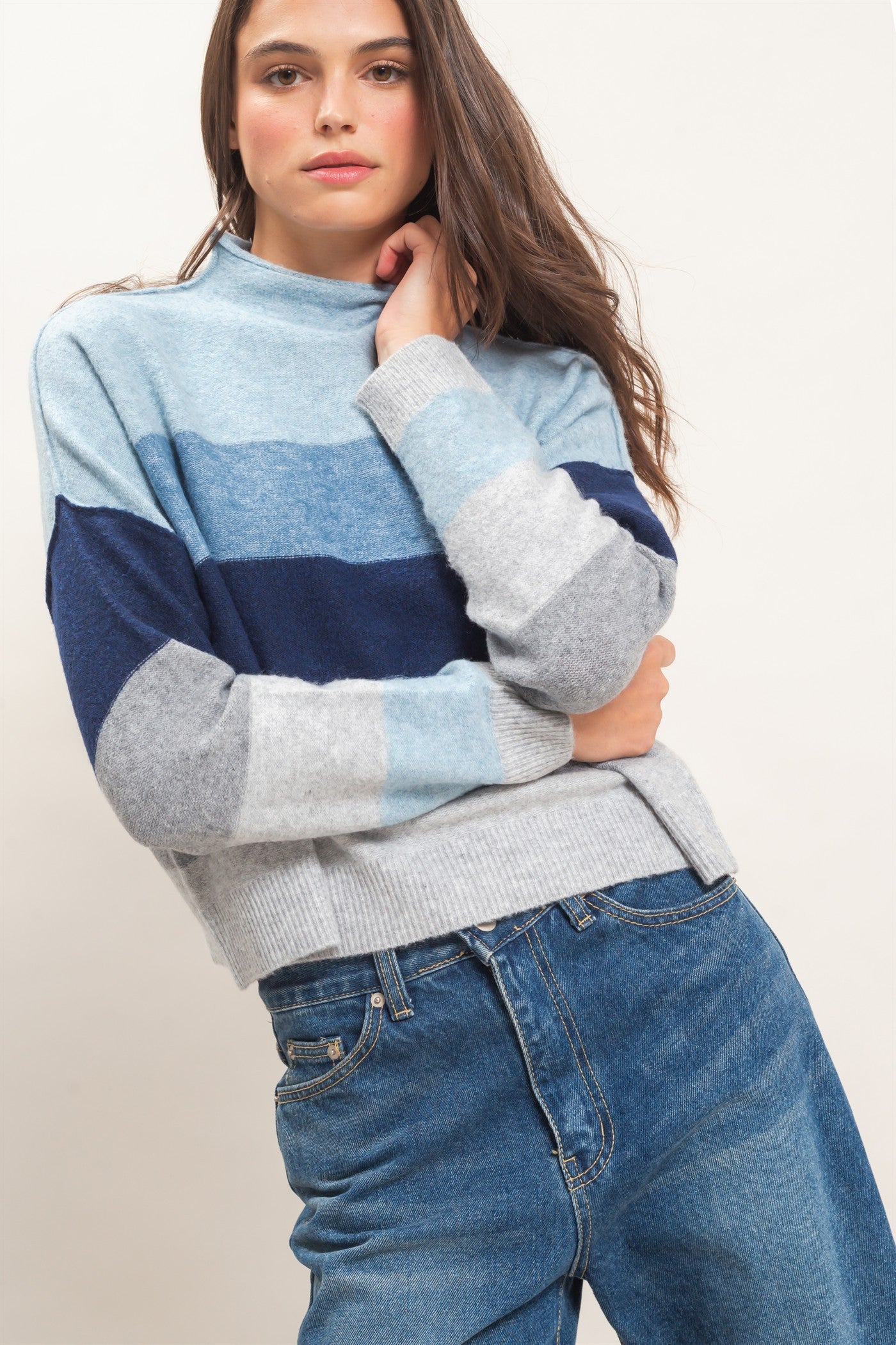 COLOUR BLOCK TURTLENECK SWEATER