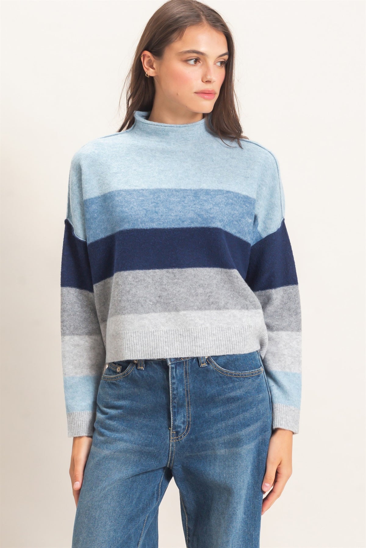 COLOUR BLOCK TURTLENECK SWEATER
