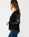 EMBROIDERED SLEEVE V-NECK BLOUSE