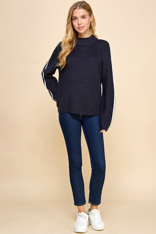 SINGLE STRIPE SLEEVE SWEATER