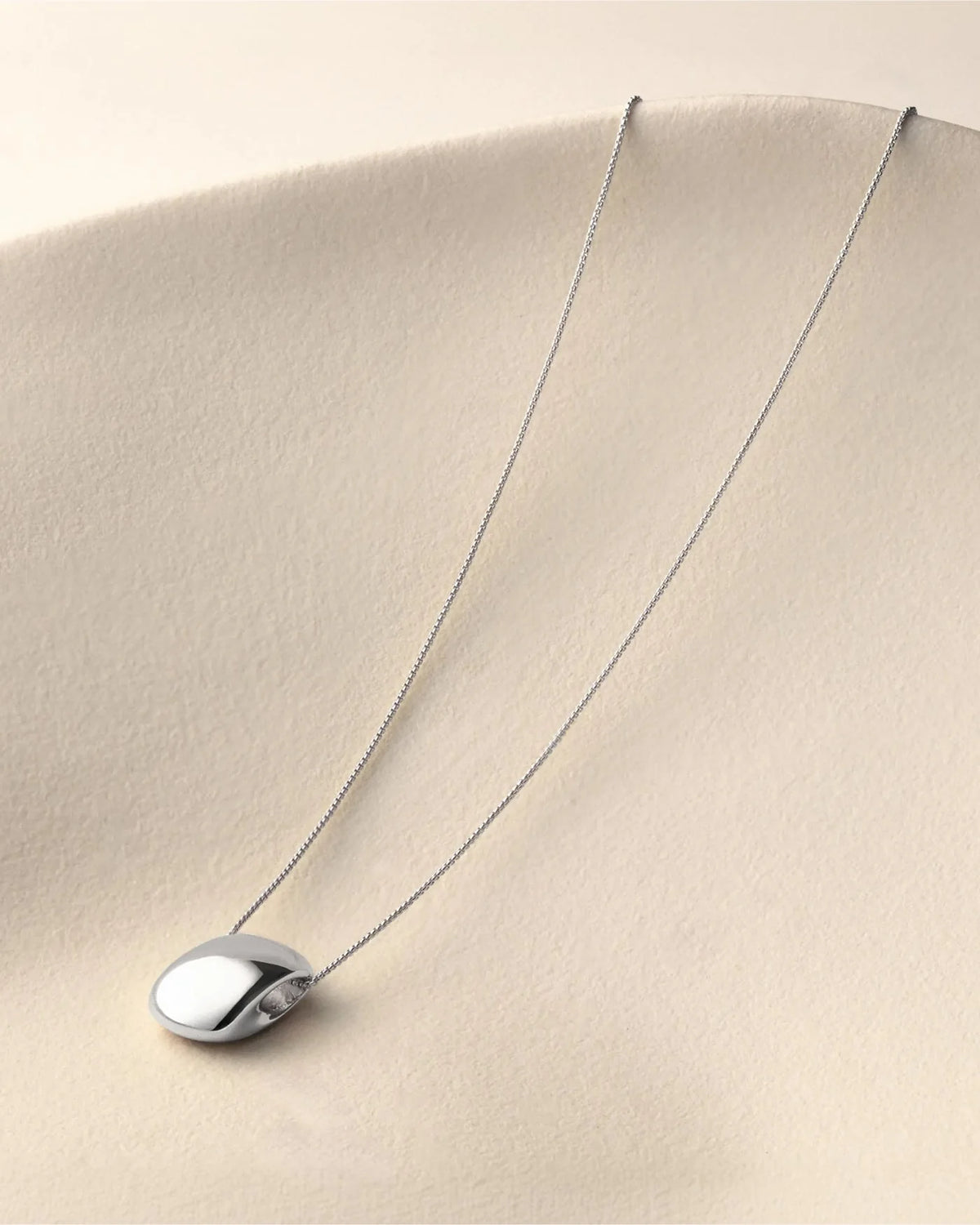 LEON PENDANT