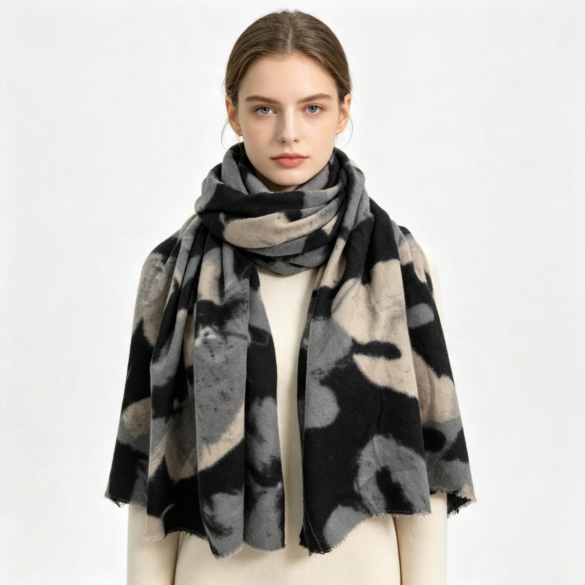 SOFT FOCUS FLOWERS SCARF