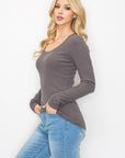 RIBBED SCOOP NECK LONG SLEEVE TEE